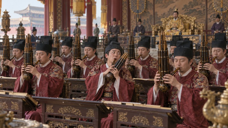 Lan Yu Chong Shu Meaning: Story, Pinyin, and Modern Examples 2 Nervous impostor pretends to play a yu mouth organ in the royal ensemble